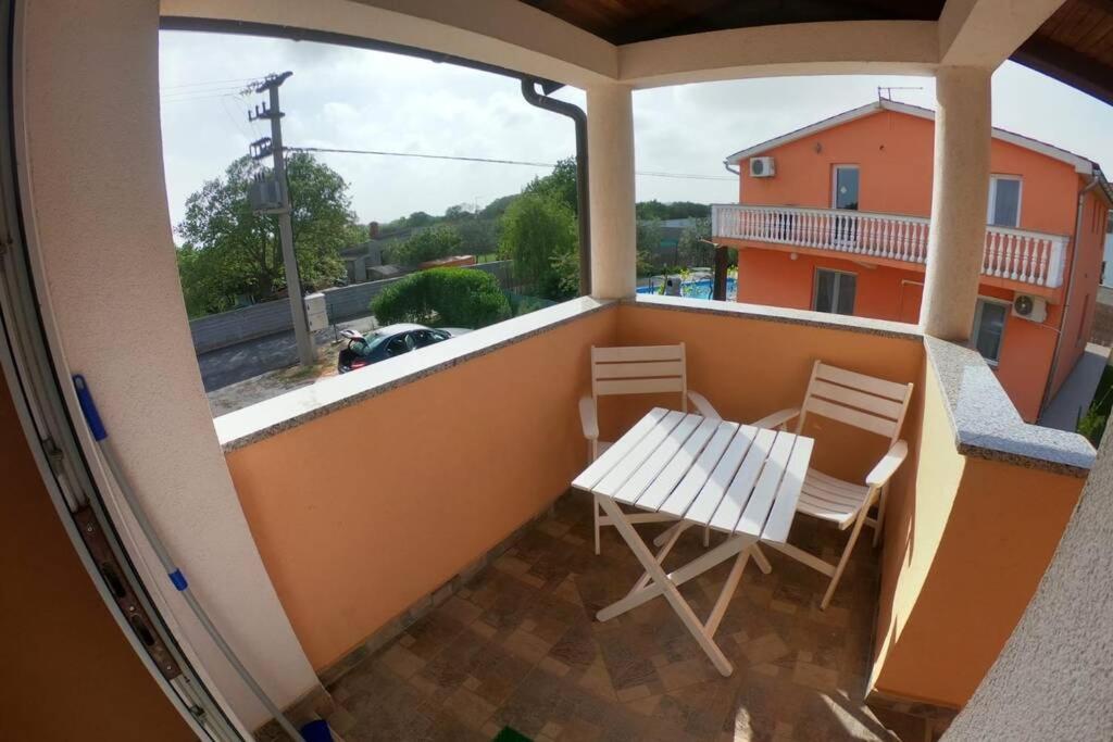 Comfortable Apartment Near Pula Marčana Exteriör bild